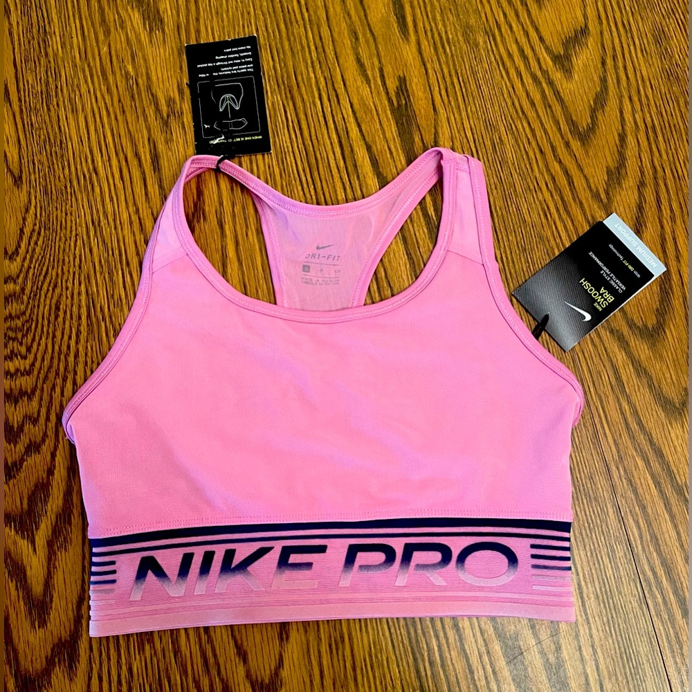 NWT Nike Sports Bra, size Small